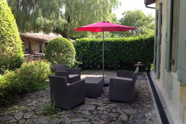 gite les hortensias, le prieure de mouquet Créon-Sadirac, terrasse, fr